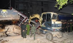 Hiện trường vụ sập nhà 5 tầng giữa phố sầm uất, 6 người thương vong