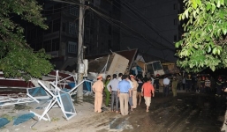 Sập nhà 5 tầng giữa đêm, 3 người chết, 3 người bị thương