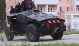 Video: Lộ diện siêu xe bọc thép của Tổng cục An ninh Nga