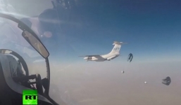 Video: Su-30 hộ tống máy bay vận tải IL-76 thả hàng cứu trợ Syria