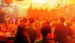 2 băng nhóm giang hồ hỗn chiến trong quán bar