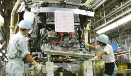 Sau động đất, các hãng xe Nhật tạm dừng sản xuất