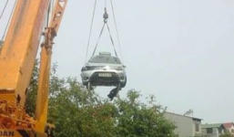 Vụ 4 người chết trong taxi ở Lạng Sơn: Lấy mẫu thi thể đi giám định