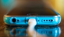 Tất cả chúng ta đang sạc điện thoại sai cách?