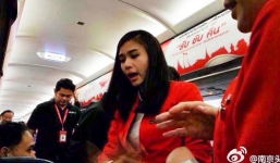 Trung Quốc: Khách phá cửa thoát hiểm máy bay vì sợ say