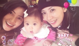 Con gái 9 tháng tuổi của Giả Tịnh Văn có cát-xê 20 tỷ đồng