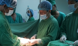 Phát hiện tinh hoàn trong ổ bụng nữ bệnh nhân