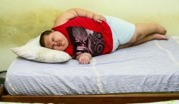 Hy hữu cậu bé 5 tuổi nặng hơn 80kg