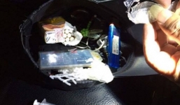 Bắt quả tang nhân viên sân bay Nội Bài mang ma túy trong người