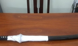 Bênh vợ, chém gần đứt cánh tay đối thủ