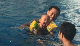 Facebook sao Việt: Tuấn Hưng làm ông bố đảm đang khi thay vợ chăm sóc con