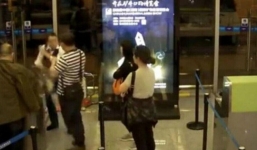 Hành khách Trung Quốc tát nhân viên hàng không vì bị hoãn bay