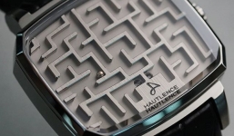 Chiếc đồng hồ không hiển thị thời gian có giá bán 270 triệu