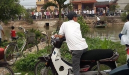 Con trai bỏ nhà đi, mẹ gieo mình xuống sông tự tử