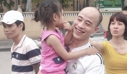 Khoảnh khắc đoàn tụ gia đình của các phạm nhân được tha tù, giảm án 