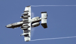 Lờ Mỹ, Trung Quốc tuyên bố sẽ tiếp tục cải tạo đảo tại Biển Đông