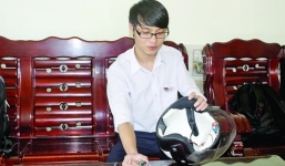 Học sinh cấp 3 chế tạo “Mũ bảo hiểm thông minh” ngăn người say lái xe