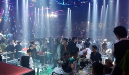 Đột kích bar Sài Gòn, gần 300 dân chơi bỏ chạy tán loạn
