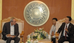 Chuyên gia quốc tế đến Việt Nam tìm nguyên nhân cá chết hàng loạt