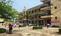 Hạ mức kỷ luật vụ 3 học sinh bị đình chỉ học vì tè bậy