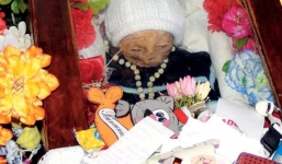 Bí ẩn thi hài tự bật nắp quan tài khiến nhiều người hoảng hốt