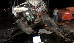 Video: Hiện trường vụ tai nạn giao thông, tài xế tử vong trong cabin