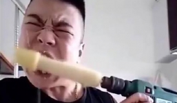 'Dị nhân' ăn hết bắp ngô chỉ trong 10 giây