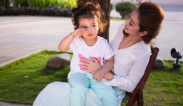 'Tan chảy' với khoảnh khắc ngọt ngào của Jennifer Phạm bên con gái