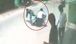 Video: Những màn trộm xe máy bị chủ nhà rượt chạy bạt mạng