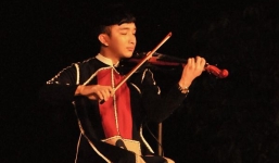 Nghệ sĩ violin Hoàng Rob thăng hoa tại Festival Huế 2016