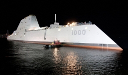 Video: Khu trục hạm mới nhất của Mỹ rẽ sóng trên biển