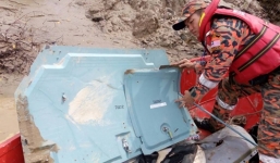 Tìm thấy mảnh vỡ nghi của máy bay chở quan chức Malaysia mất tích