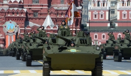 Video: Binh sĩ Nga rầm rộ diễn tập cho cuộc duyệt binh