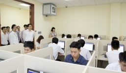 Một thí sinh bị đình chỉ do mang điện thoại vào phòng thi