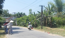 Hai xe máy đâm nhau trong đêm, 4 người chết trên đường đi cấp cứu