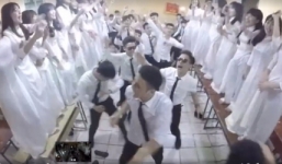 Học sinh Hà Nội biến lớp học thành vũ trường trong clip kỷ yếu 