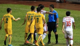 Được trọng tài biếu phạt đền, Thanh Hóa cầm hòa SLNA