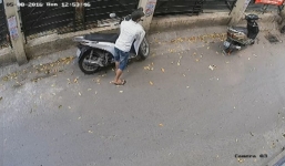 Truy tìm kẻ bịt mặt bẻ khóa, trộm xe SH trong 3 giây ở Hà Nội