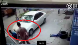 Video: Rợn người xe ô tô đâm thợ máy trước sự thờ ơ của nhiều người