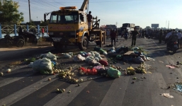 Tai nạn giao thông: Xe tải đối đầu, 2 người chết thảm