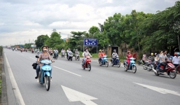 Cảnh tượng giao thông kỳ lạ trên quốc lộ khiến nhiều người giật mình