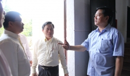 Bí thư Thăng: 'Các ông thử chui vào nhà dân trong khu vực đó xem ở được không?'