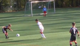 Video: Cậu bé khiến Messi và Neymar cũng phải nể phục