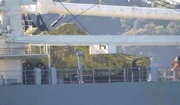 Thổ Nhĩ Kỳ nghi tàu Nga bí mật chở xe tăng qua eo biển Bosphorus 