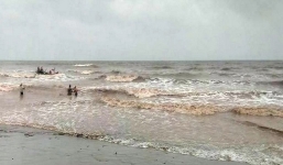 Vụ 3 nam sinh mất tích khi tắm biển ở Nam Định: Tìm thấy 1 thi thể nạn nhân
