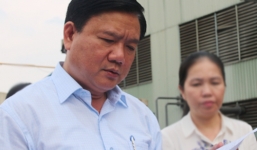  Bí thư Thăng: 'Chủ tịch, Bí thư huyện đến bãi rác ngồi một đêm xem chịu được không?'