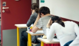 Video: Công nghệ quay cóp bá đạo của sinh viên Thái Lan