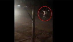 Video: Người đàn ông cầm hung khí, lao đầu vào xe tải định tự tử ở Thái Nguyên