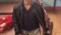 Bị tát, con cầm dao đâm bố tử vong