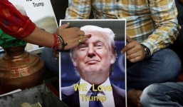 Donald Trump được “fan cuồng” lập đàn cầu thắng cử